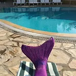 Beyaz * דליאן